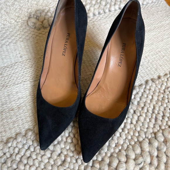GUC - Pura Lopez Black Suede Heels - Picture 4 of 8